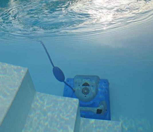 How To Start A Pool Cleaning Business pool cleaning business