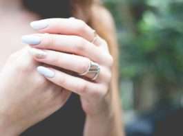 How to Start a Press-On Nail Business Press-On Nail