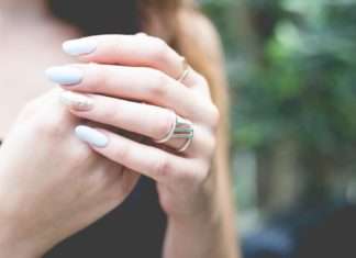 How to Start a Press-On Nail Business Press-On Nail