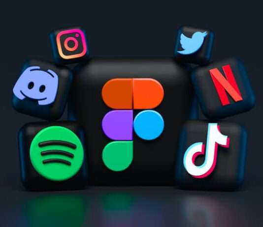 Why SMBs Should Use social media to Grow Their Business Why SMBs Should Use social media to Grow Their Business