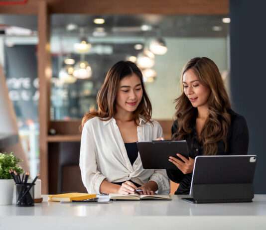 4 Tips To Improve Staff Relations In Your Newly Opened Business 4 Tips To Improve Staff Relations In Your Newly Opened Business