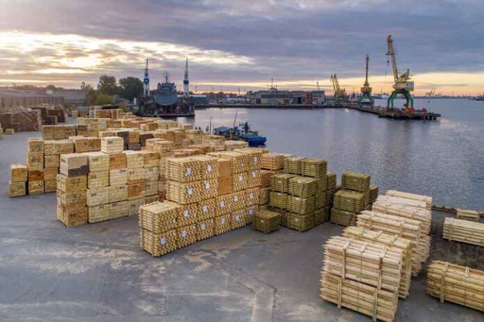 How Do I Ship Pallets to Latvia Affordably?