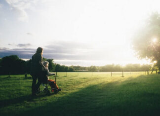 Is a Career In Elder Care Right for You? Is a Career In Elder Care Right for You?