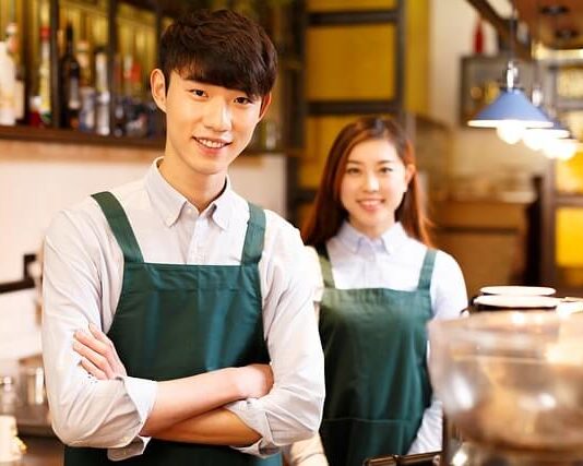 Staff Uniform For Startups: 3 Pros And 2 Cons Staff Uniform For Startups: 3 Pros And 2 Cons