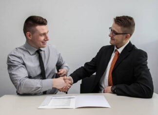 How to Close a Deal: 5 Closing Tips for Success How to Close a Deal: 5 Closing Tips for Success