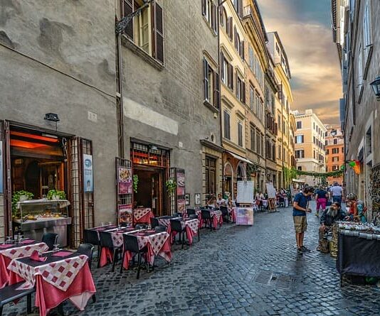 Making The Most Out Of Limited Outdoor Space At Your Café Making The Most Out Of Limited Outdoor Space At Your Café