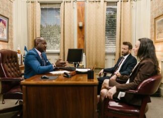 Your Ultimate Guide To Choosing The Right Attorney For Personal Injury Claims Your Ultimate Guide To Choosing The Right Attorney For Personal Injury Claims