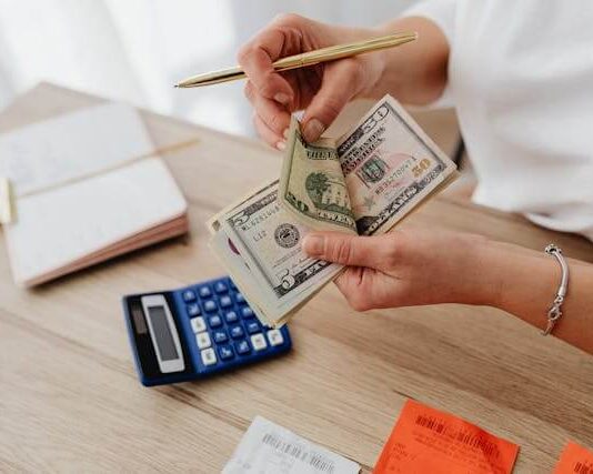 The Parent’s Guide To Money: Top Tips For Managing Expenses Like A Pro The Parent's Guide To Money